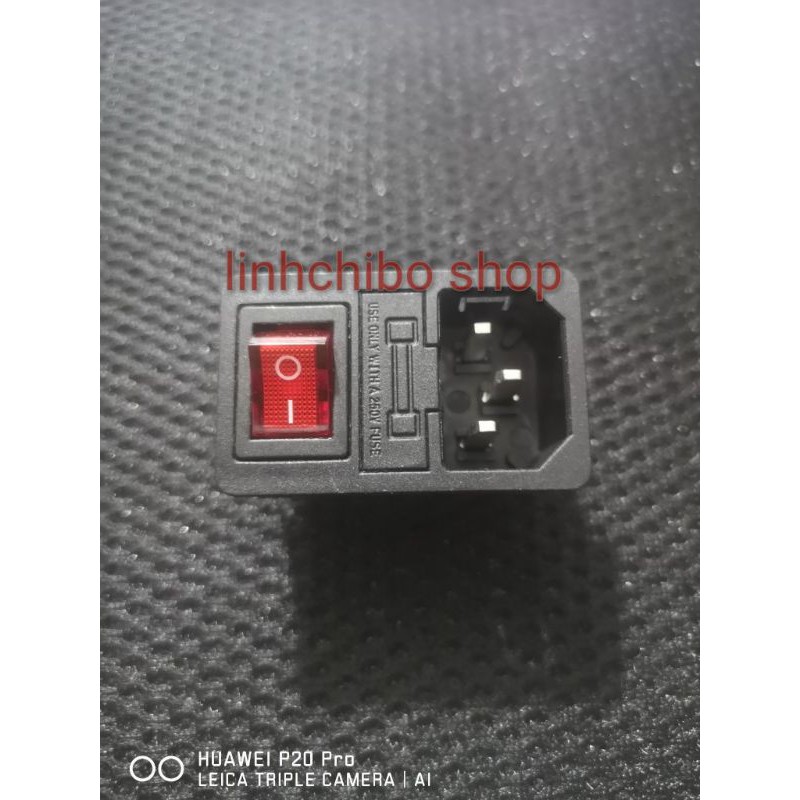 Ổ cắm kèm công tắc AC01