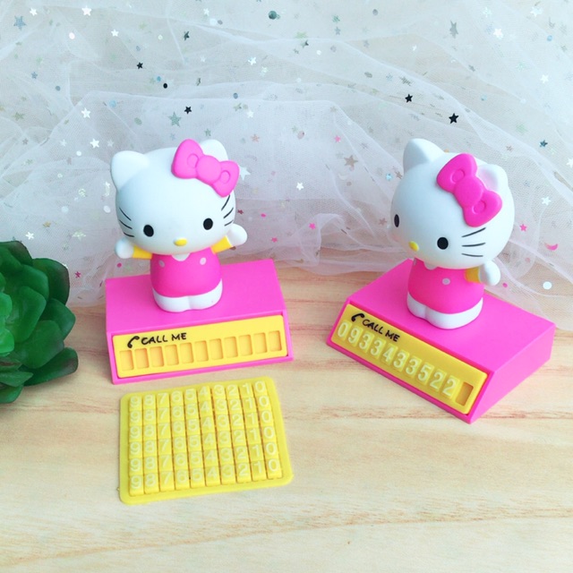 TRANG TRÍ BIỂN SỐ XE HƠI HELLO KITTY