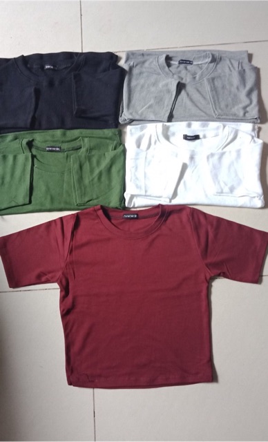 Áo thun croptop tay ngắn kèm hình thật | BigBuy360 - bigbuy360.vn