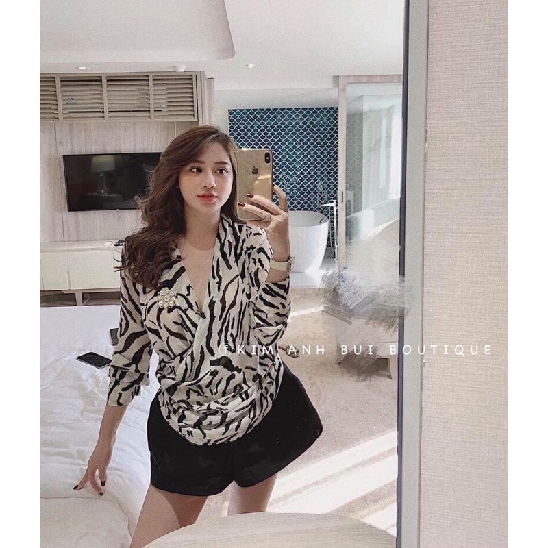 [Mã Freeship 0đ-FASHIONHOT19 giảm 10k đơn 0đ] Áo sơ mi lụa loang cổ đổ | BigBuy360 - bigbuy360.vn