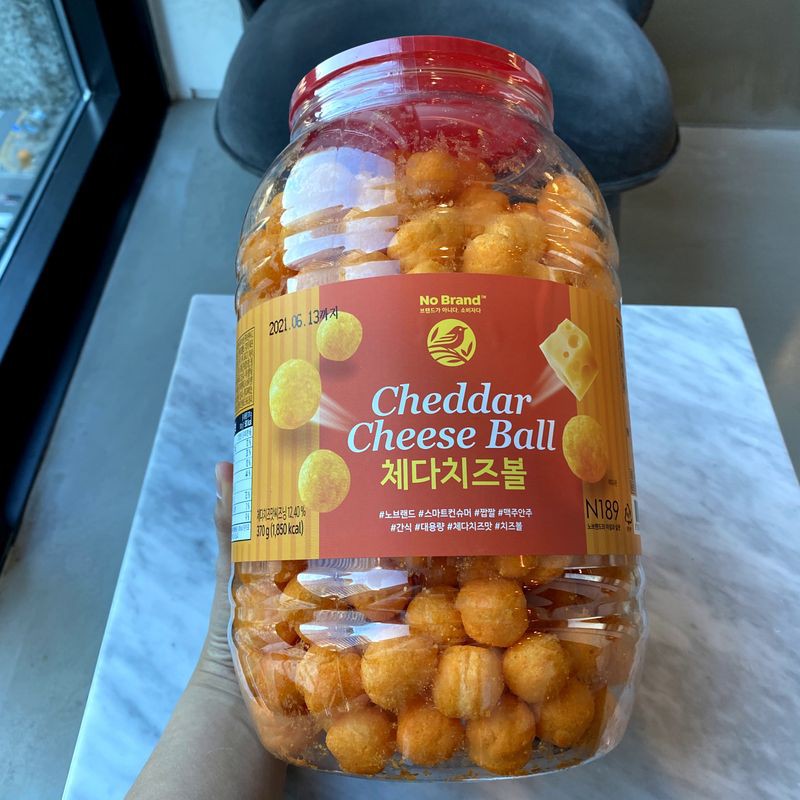 Bánh Snack Phô Mai Viên Cheddar Cheese Ball Hũ 370gr