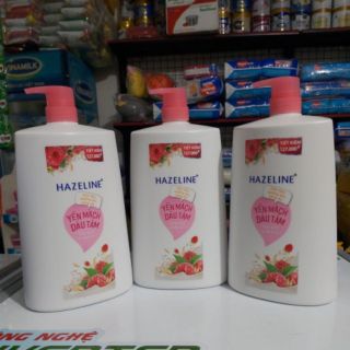 Sữa tắm Hazeline yến mạch dâu tằm chai 1,2kg(1,19L)