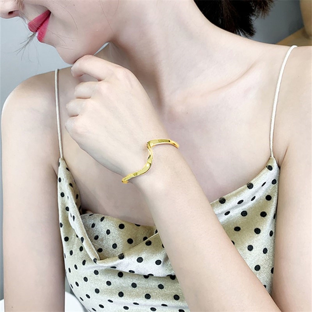 Vòng đeo tay dạng hở thiết kế gợn sóng nhiều màu sắc tùy chọn thời trang dành cho nữ