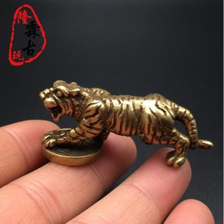 Mô hình trang trí bằng đồng hình chú hổ nhỏ xinh