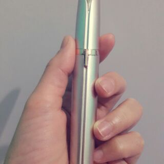 Bút tỉa lông mày FLAWLESS Browns