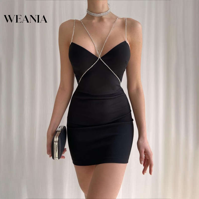 Đầm Dài Hở Lưng Phối Dây Xích Đính Đá Lấp Lánh Quyến Rũ Cho Nữ