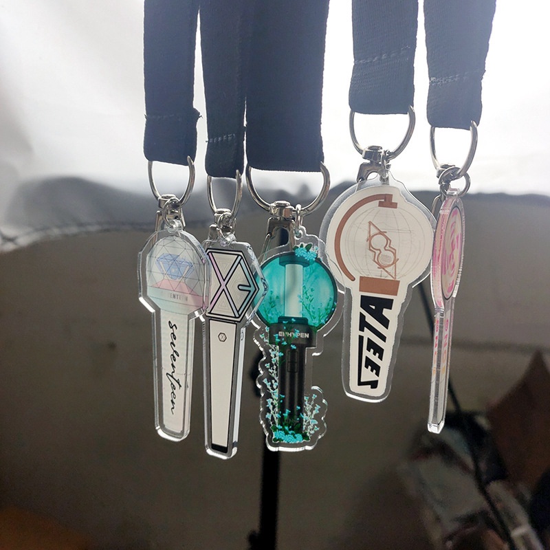 Móc Khóa Hình Nhóm Nhạc EXO ATEEZ TWICE SEVENTEEN