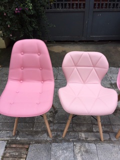 Ghế eames Hồng ( còn tam giác )