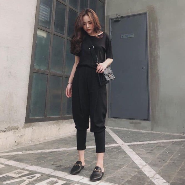 Set quần áo CHỈ 1 TỪ THÔI “CHẤT” các chệ ạ 😻😻😻 Cả set siêu truất này chỉ #250k/set Quần chất umi còn áo cotton Thái