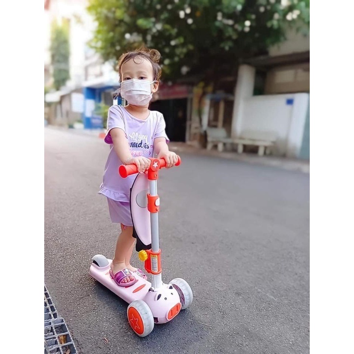 Xe trượt heo Scooter cho bé Umoo UM - 0277 2in1 có đèn phát sáng, vừa là xe scooter vừa là xe chòi chân