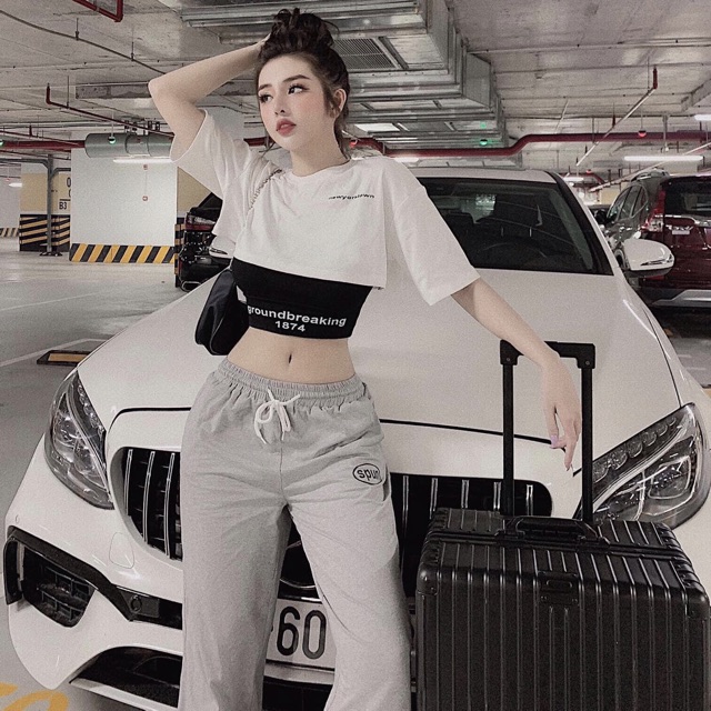 Quần jogger thêu Spun kèm 2 áo croptop thêu Groundbreaking 1974 | BigBuy360 - bigbuy360.vn