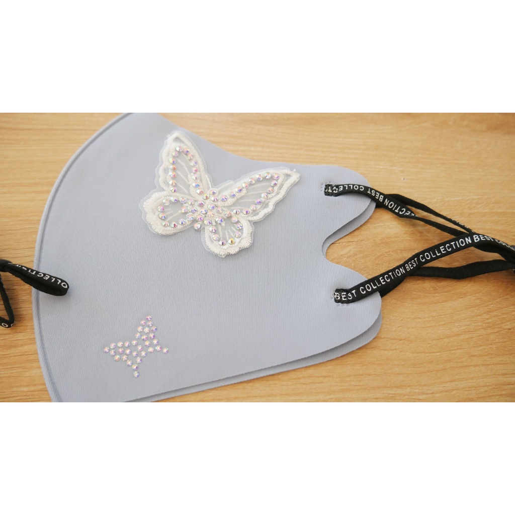 Khẩu trang xu cấp độ 5 hình bướm quai thêu chữ đẹp lạ