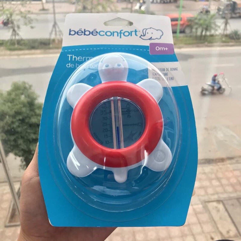 Đo nhiệt độ nước tắm Bebe confort