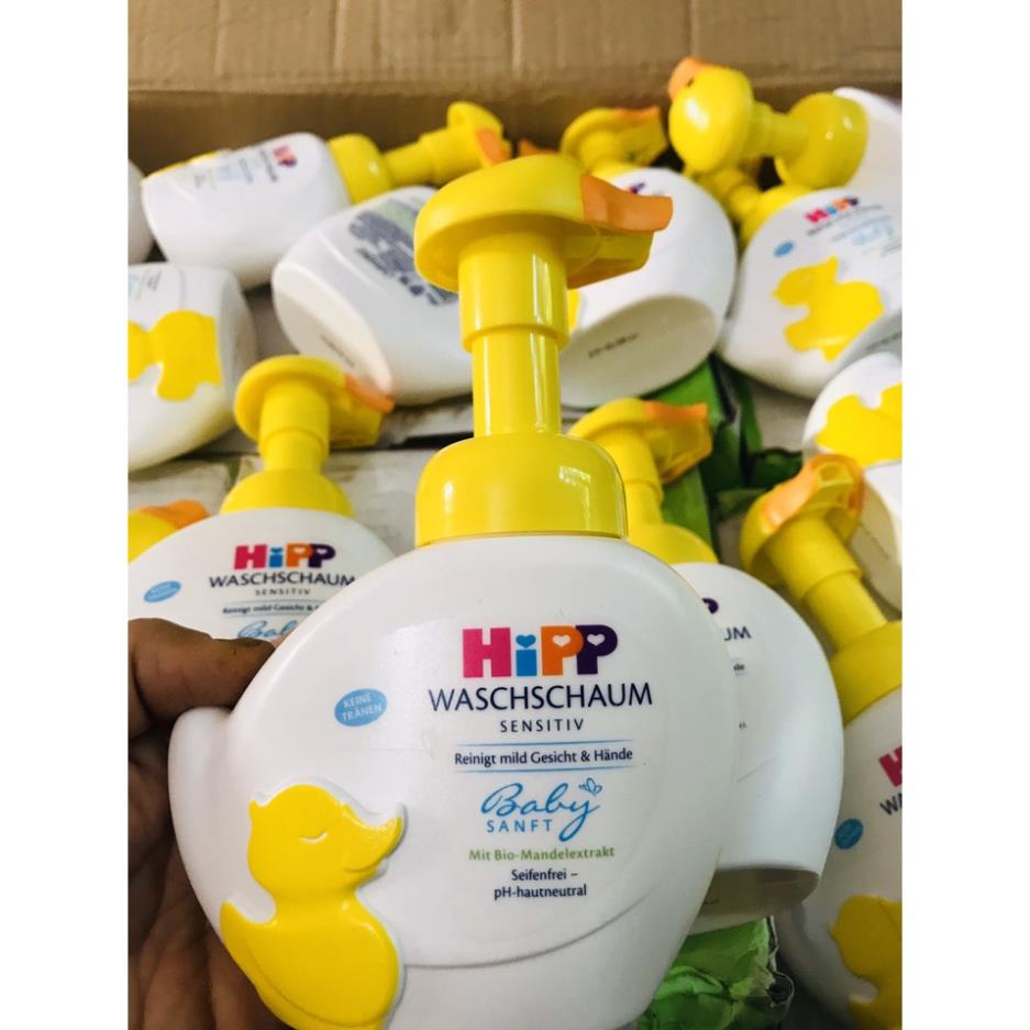Sữa tắm trẻ em HIPP , vòi tạo bọt 250ml