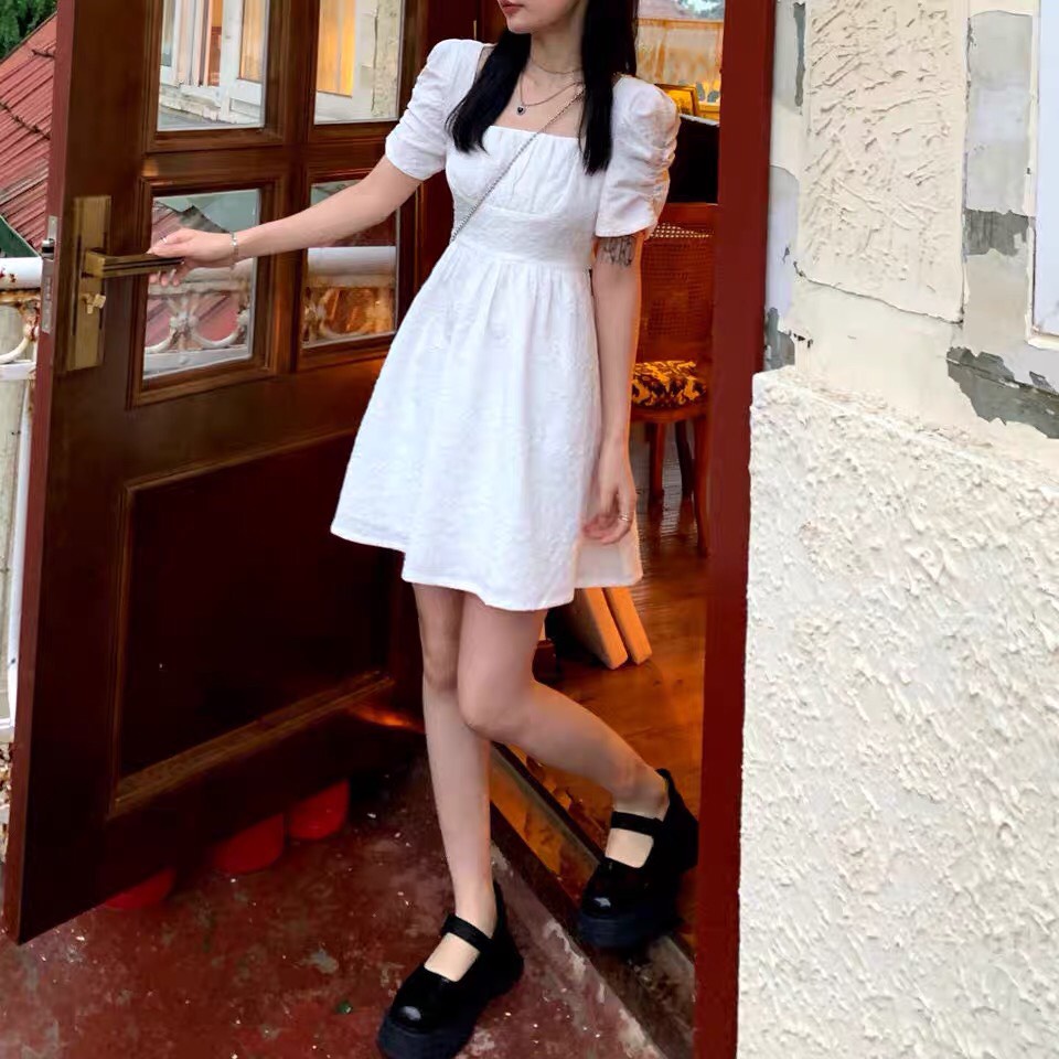 Váy cổ vuông tay phồng hở lưng hàng thiết kế siêu xinh