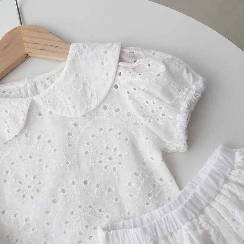 Set chân váy áo trắng đục lỗ Zara