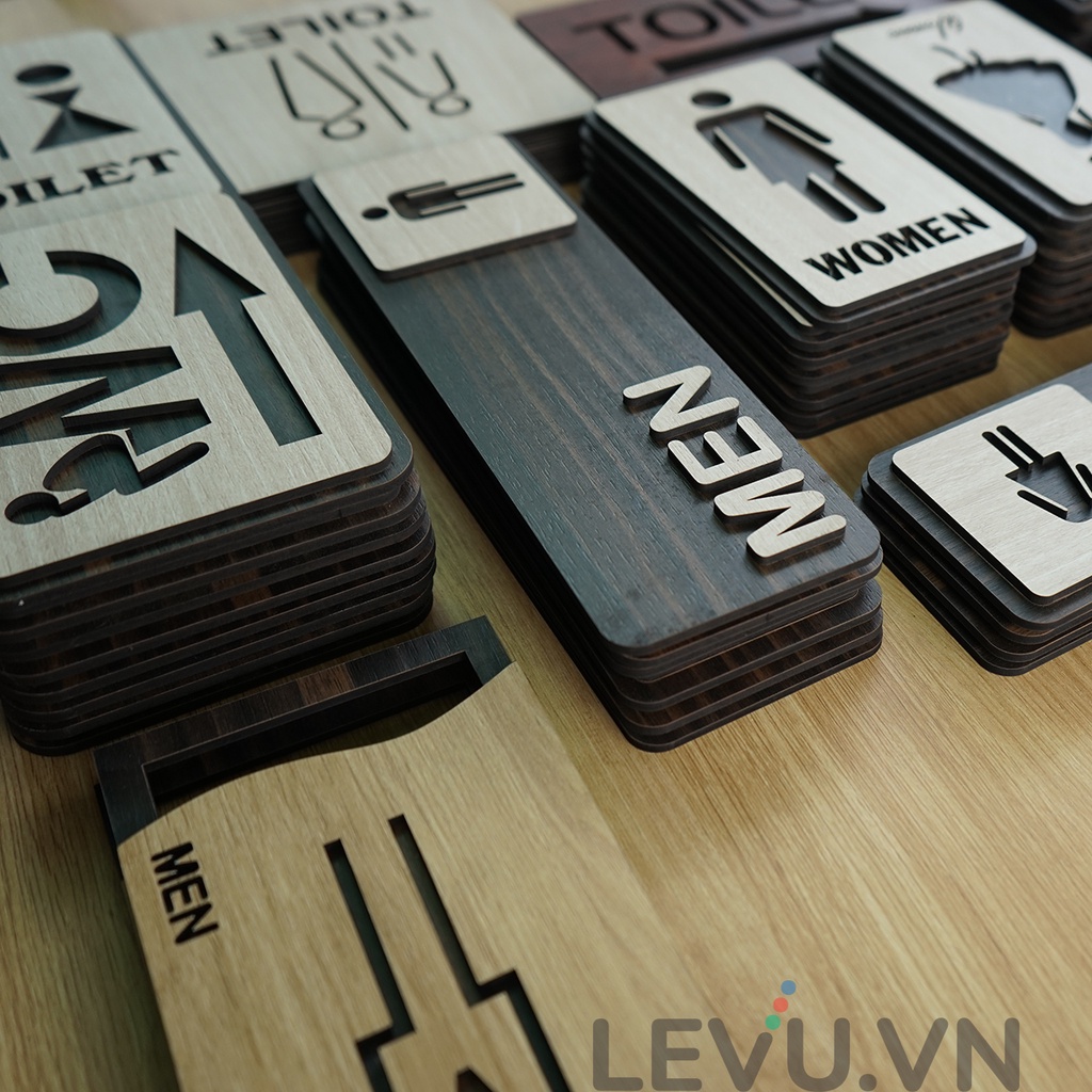 Bảng Gỗ Toilet  cao cấp decor quán LEVUTL18