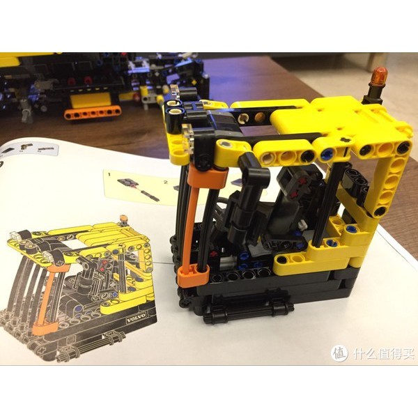 Lego Technic 42053 -Máy Xúc Volvo Ew160E