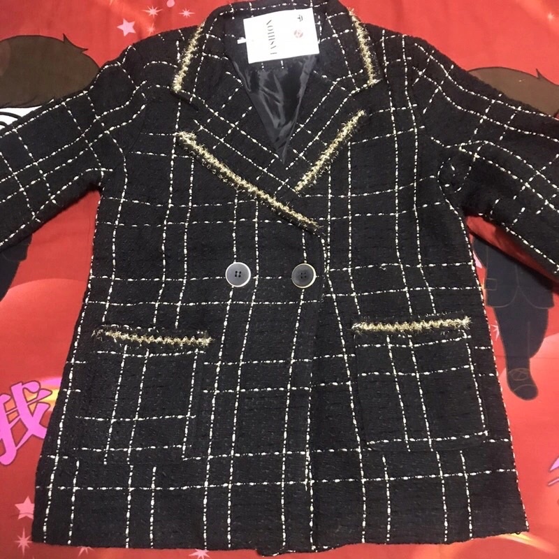 Áo khoác dạ tweed cổ vest viền kim tuyến