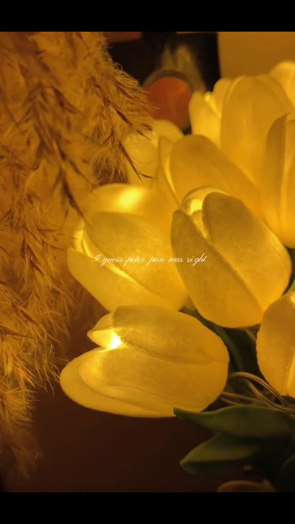 Bó Hoa Tulip Giả Trang Trí Sinh Nhật Sáng Tạo | BigBuy360 - bigbuy360.vn