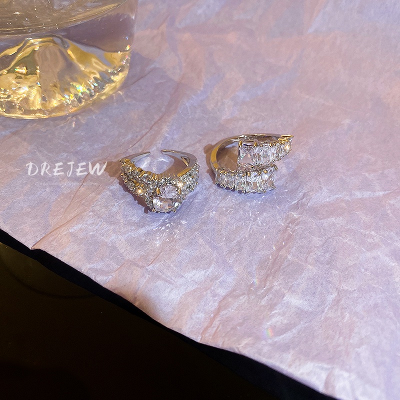 DREJEW Nhẫn Đeo Tay Kim Loại Đính Đá Hình Oval Thời Trang Hàn Quốc