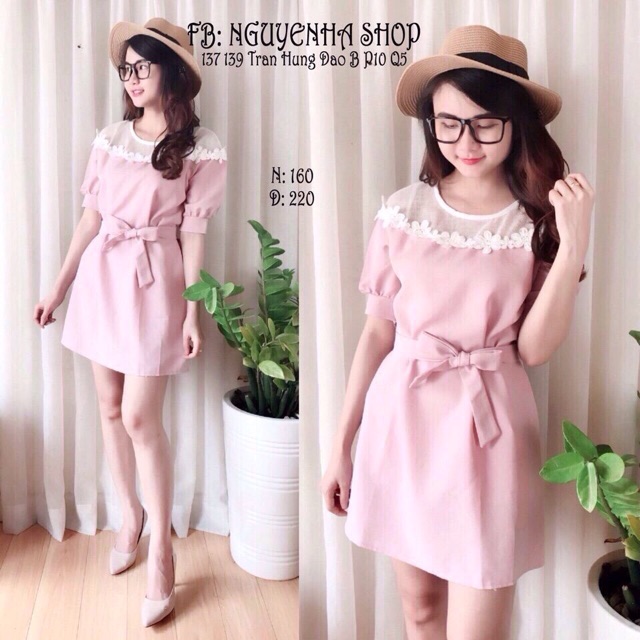 Đầm suông phối ren cột nơ eo