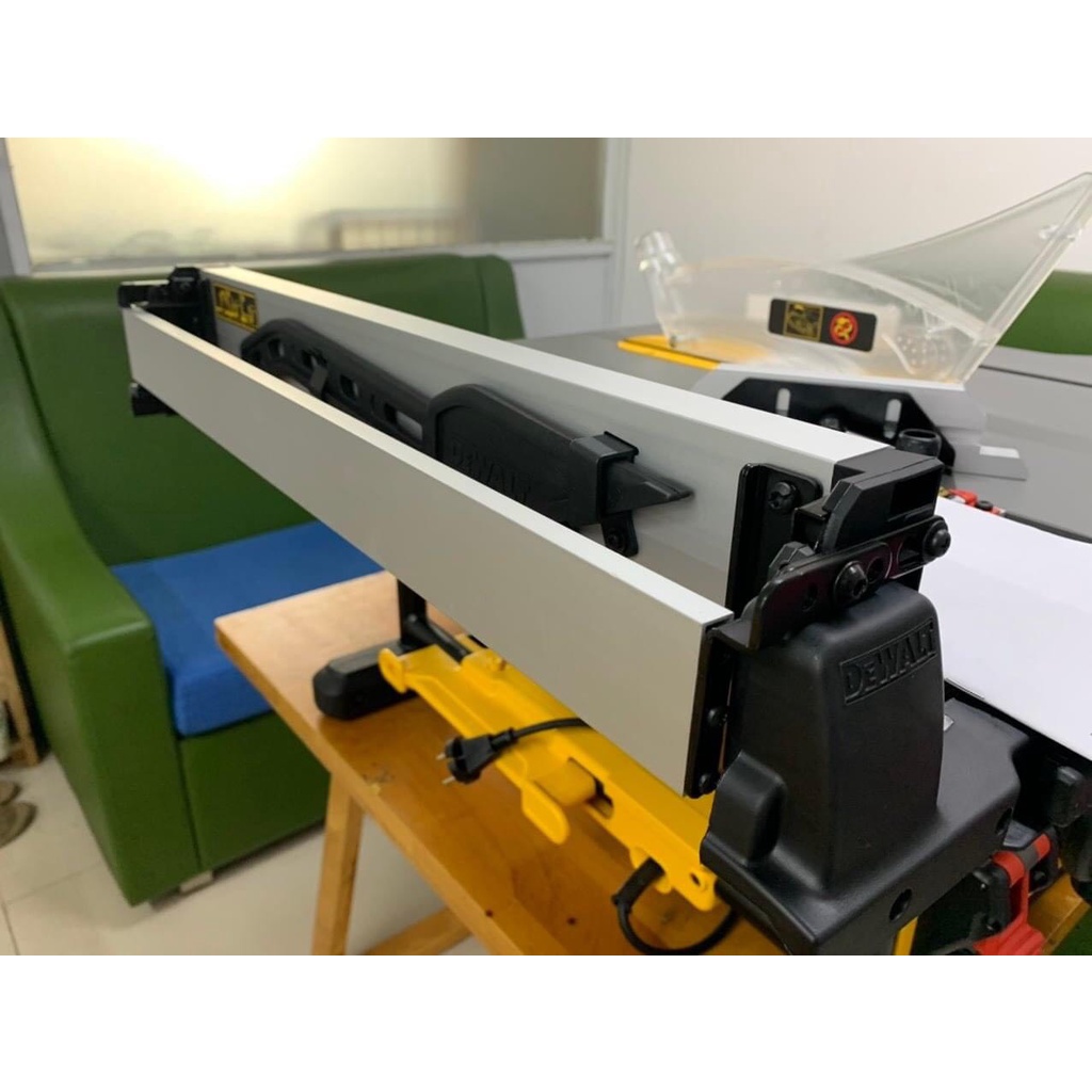 CHÍNH HÃNG - Máy Cưa Bàn 2000W DeWalt DWE7492