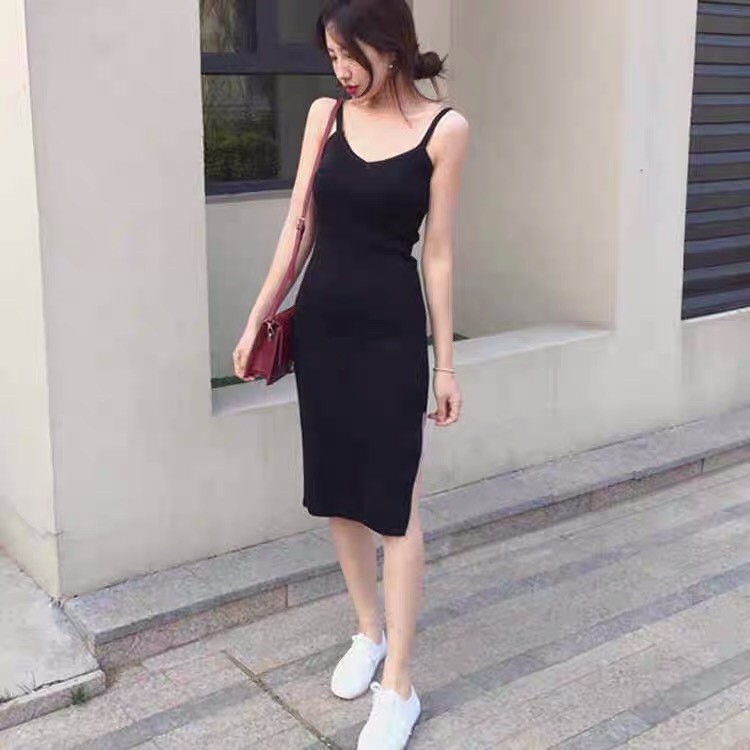Váy hai dây dệt kim xẻ tà