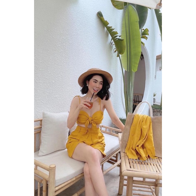 Set bộ 3 món croptop 2 dây, quần đùi from rộng kèm áo khoắc sơ mi, thích hợp cho nàng đi chơi, đi biển