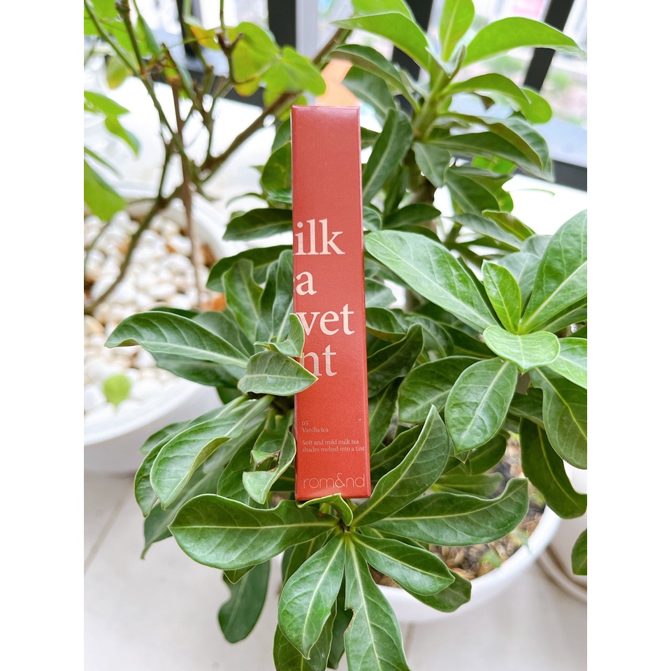 Son Kem Lì Hàn Quốc Mịn Mượt Romand Milk Tea Velvet Tint Ver 2 4.4g