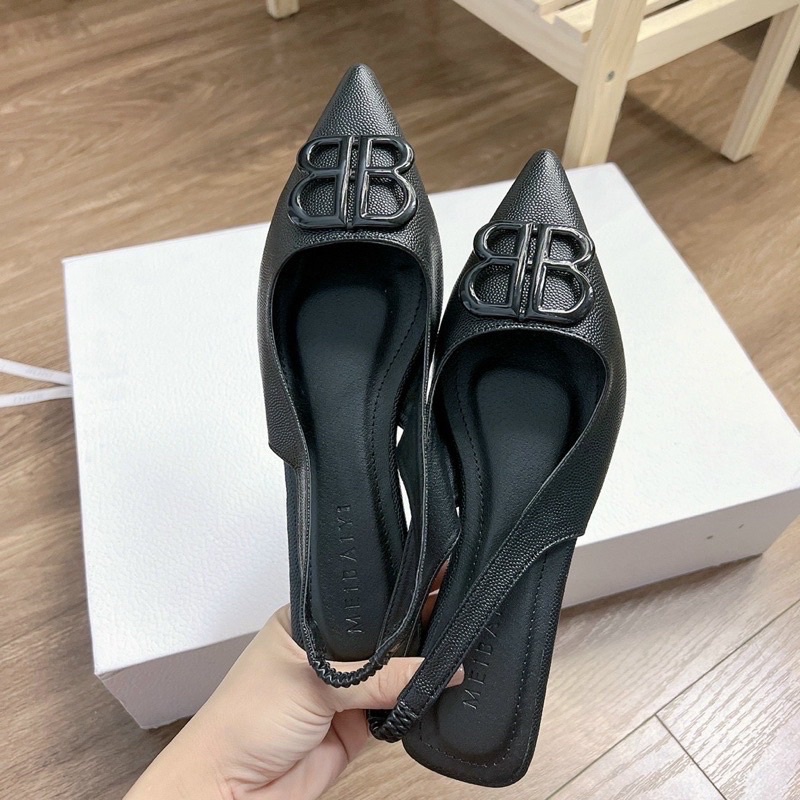 Giày sục mũi nhọn sandan đế bệt khoá BB da sần mờ hót tread xinh xắn.
