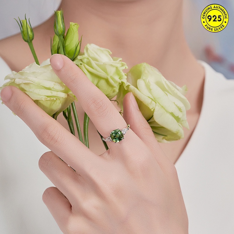 Nhẫn hở đính đá hình vuông màu xanh lá thời trang ấn tượng