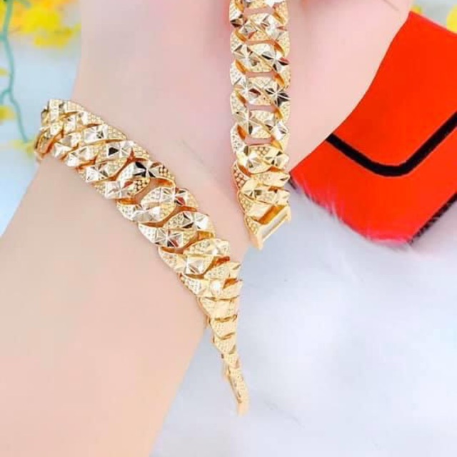 Lắc tay mạ vàng