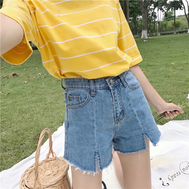 Quần Short Jean Cạp Cao Ống Rộng Xẻ Gấu