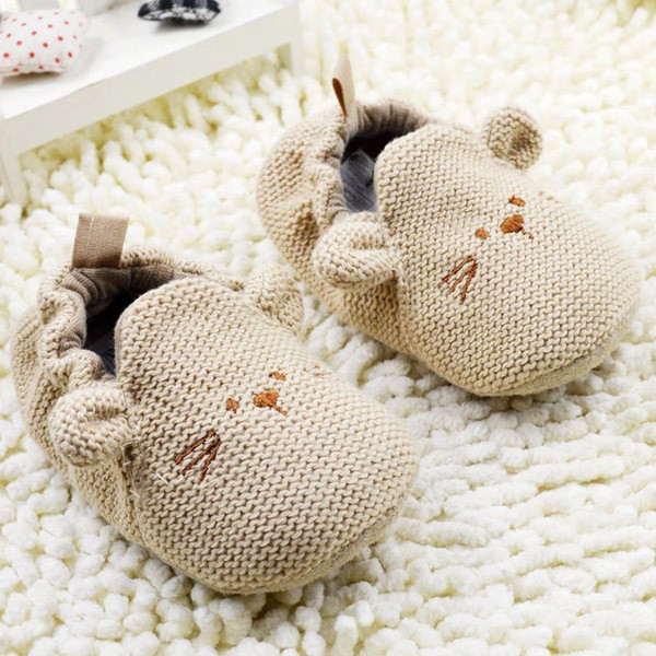 Giày em bé đế mềm chống trơn trượt họa tiết chú chuột dễ thương