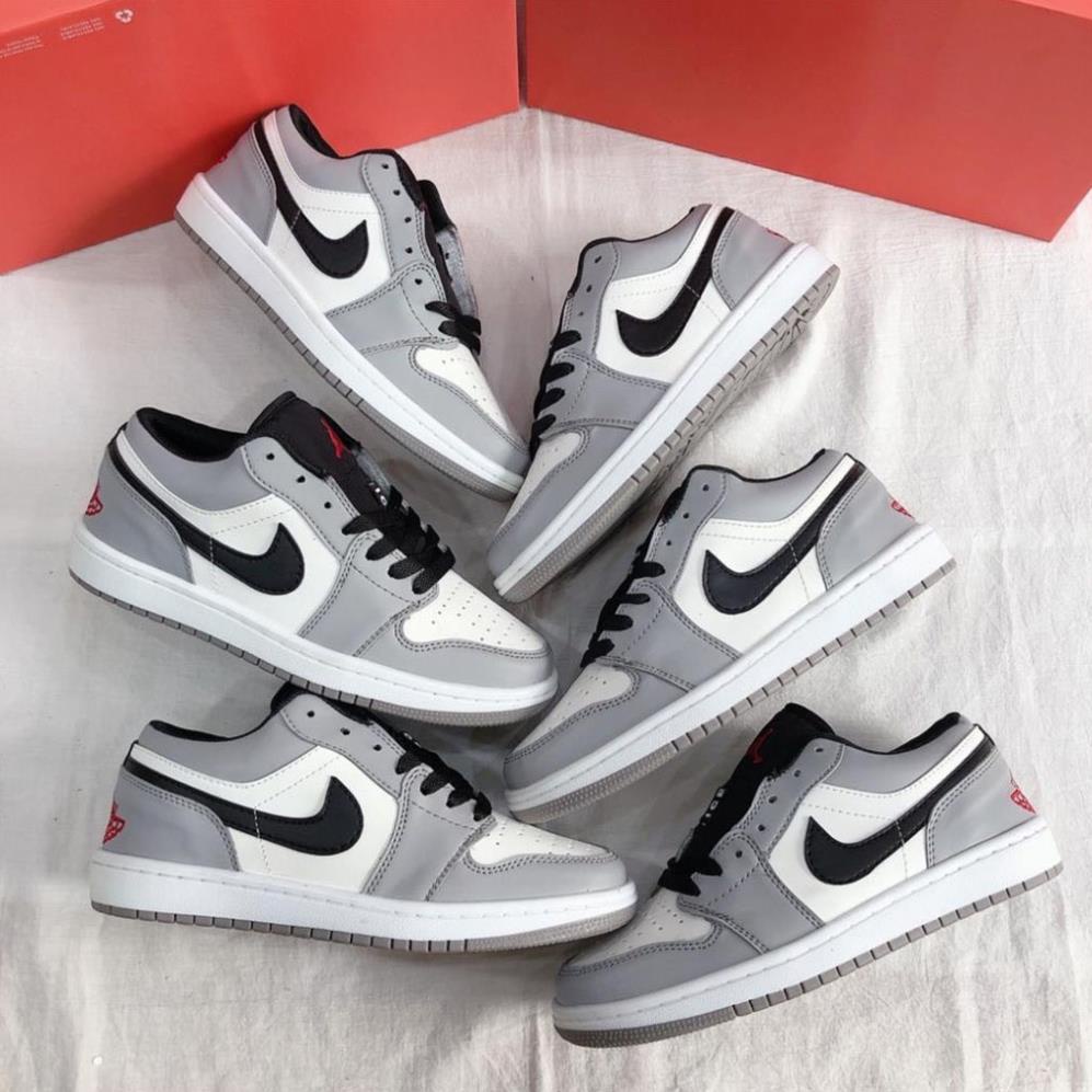 Giày Thể Thao Nam Nữ Cổ Thấp, Giày Nike Jordan 1 Smoke JD1 Cổ Thấp Xám Gót Đỏ H9 -()H*1