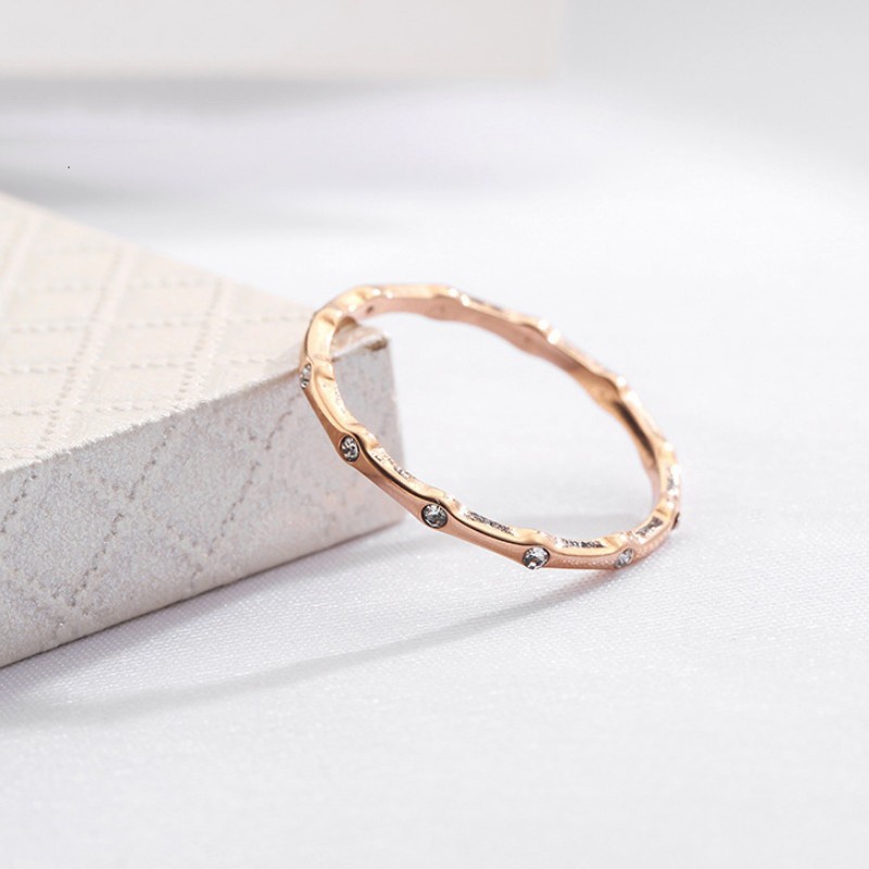 Nhẫn Nữ Mảnh Titan Không Đen TT 2275