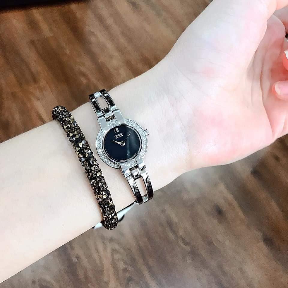 Đồng Hồ Nữ Citizen EW9990-54EXG dây bạc mặt đen Eco-Drive