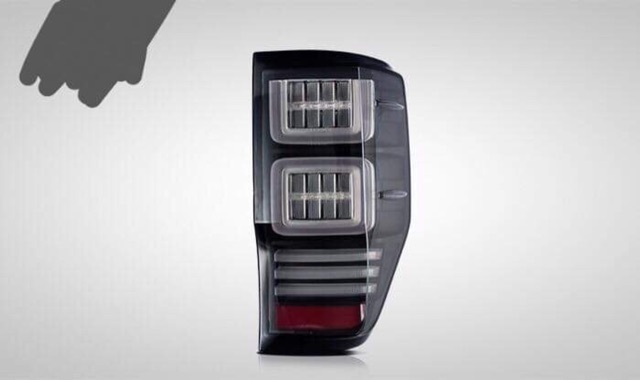 ĐÈN HẬU FORD RANGER MẪU ROVER