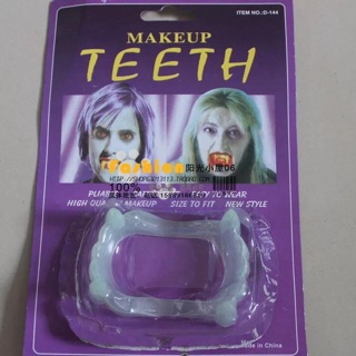 Răng giả halloween