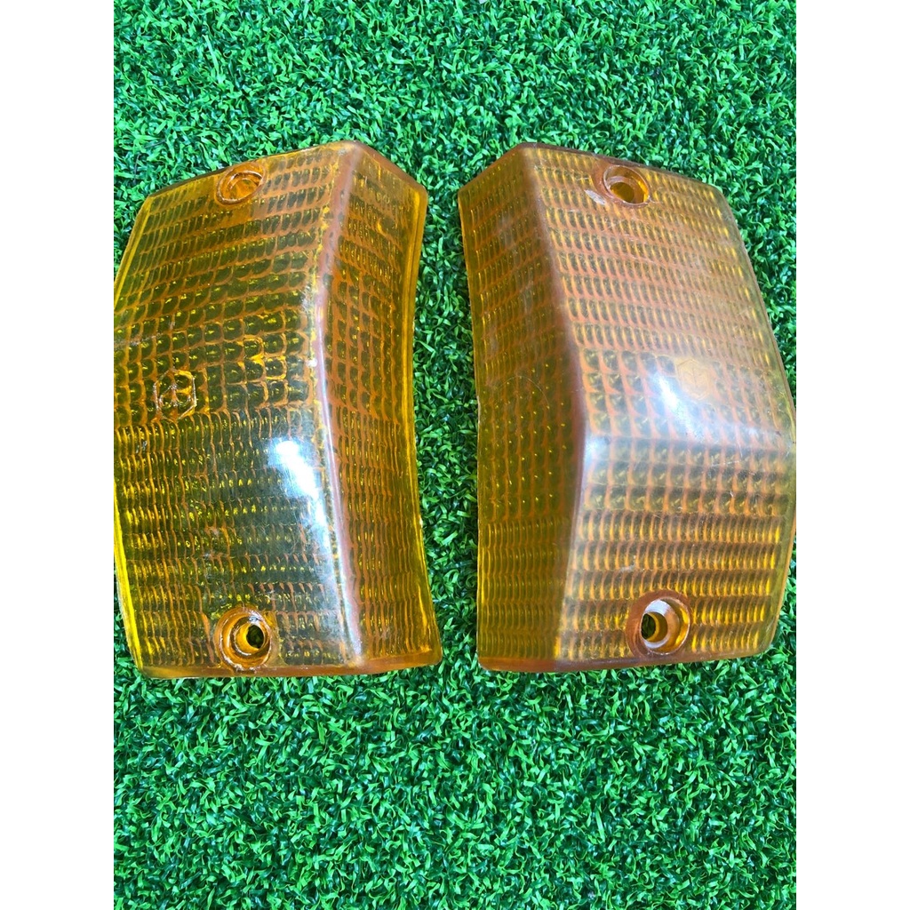 NẮP XI NHAN VÀNG - VESPA - CỔ - PX đôi