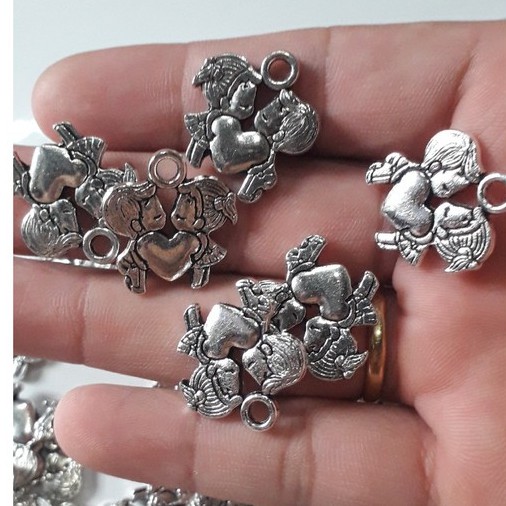phụ kiện hình cặp trai gái : sỉ 50 gram = 25k / 1 gói