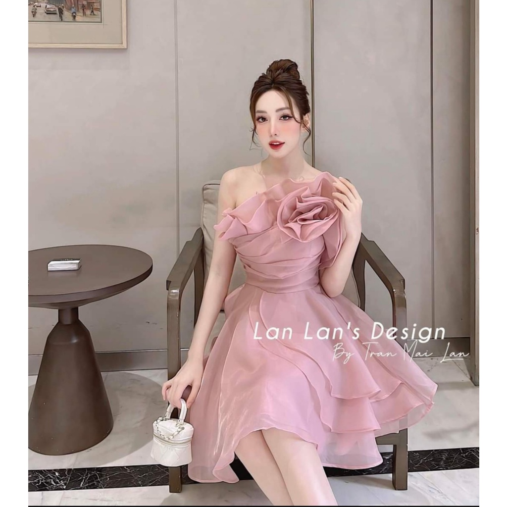 Váy đầm đi tiệc organza kết hoa hồng cúp ngực lệch vai dáng xòe 3 tầng sexy hotgirl party bar tiệc cưới