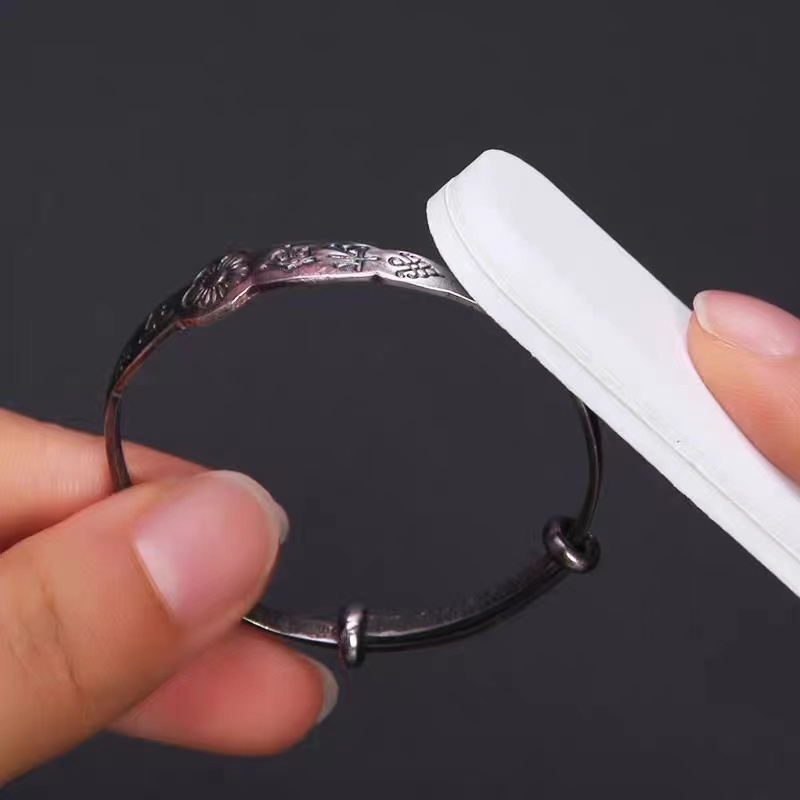 Dụng Cụ Loại Bỏ Vết Bẩn Trên Xe Hơi