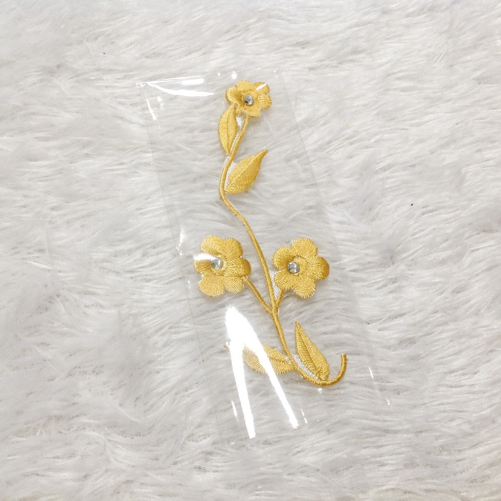 Hoa thêu cành mai đính đá chỉ lan nhiều màu kết trang phục dễ thương