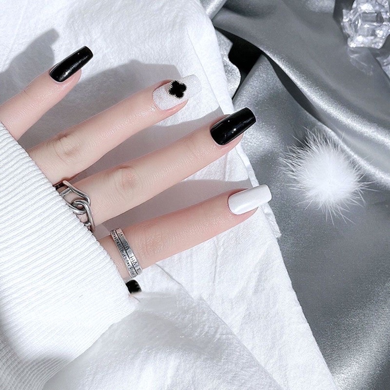 [Hàng mới về] Phụ Kiện Trang Trí Móng Tay Nghệ Thuật Hình Cỏ Bốn Lá 3D Bằng Hợp Kim Màu Trắng Và Đen 4k/1 cái