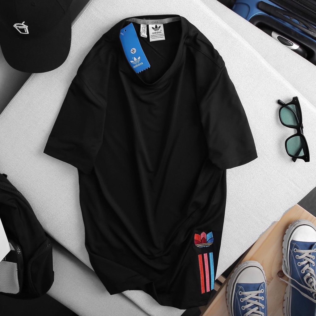 Áo Adidas tay ngắn logo thêu bên dưới