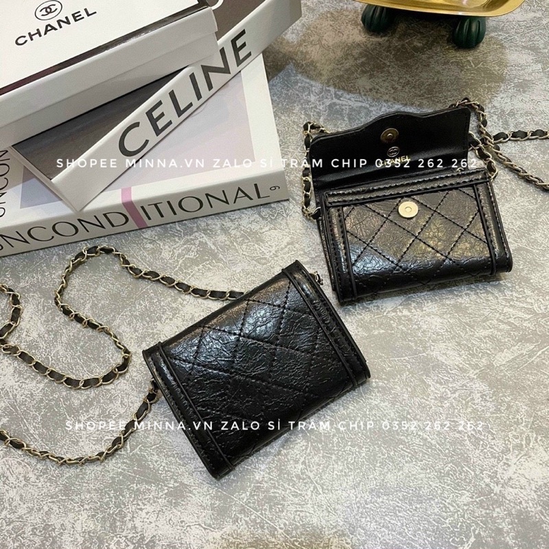 Túi Đeo Chéo Nữ Mini Đẹp Da Bóng Logo Vàng 13cm không vừa điện thoại