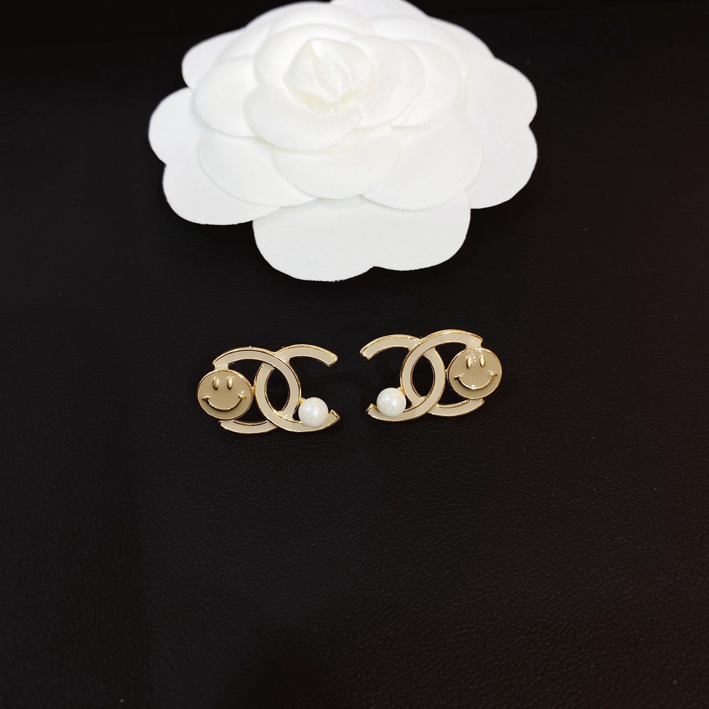 Bông Tai Nữ Cá Tính Đính Đá Cao Cấp Mang Phong Cách Hàn Quốc  - MS302610