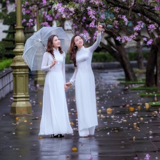Áo dài trắng nữ sinh